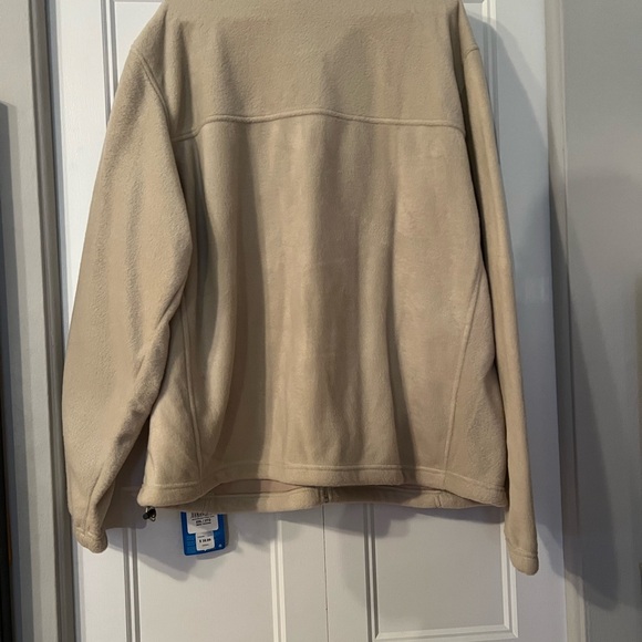 Beige Columbia Fleece - Picture 11 of 11